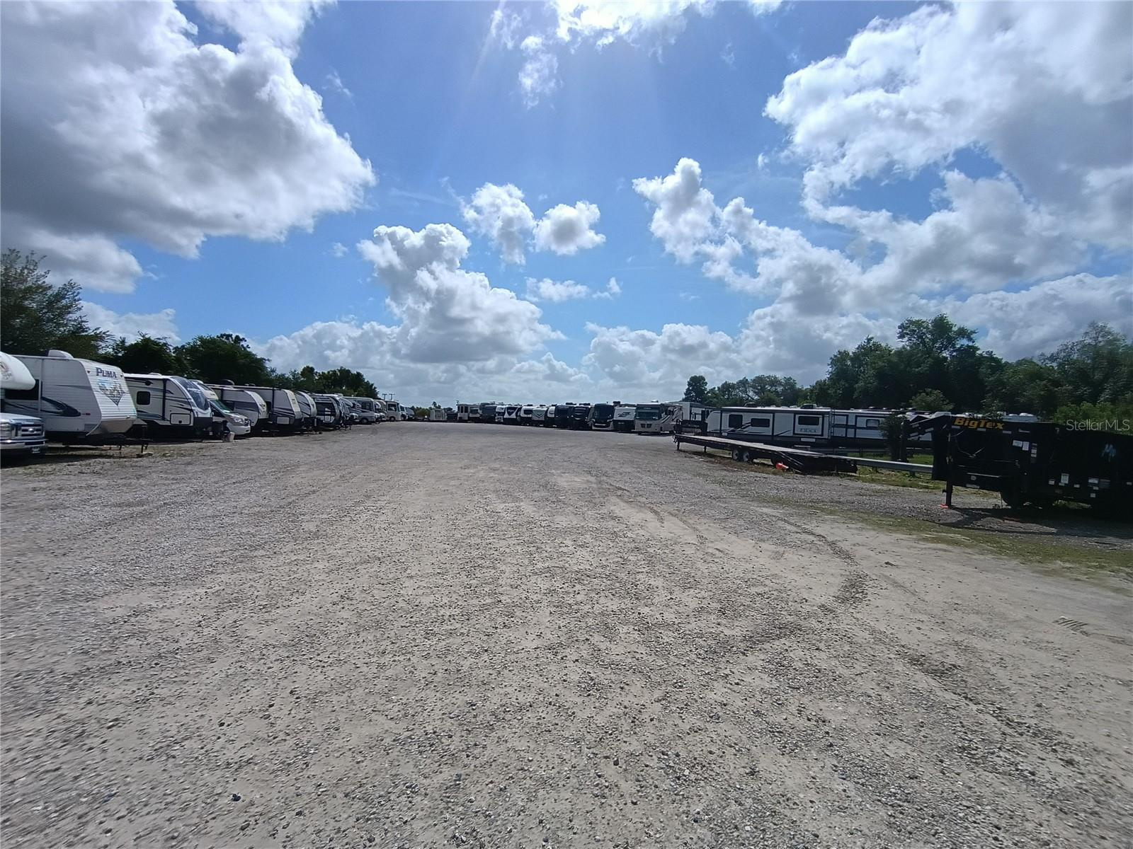 30 Storage Units + 4,650 sq ft of retail Space For Sale in Lake Placid, FL $849,900