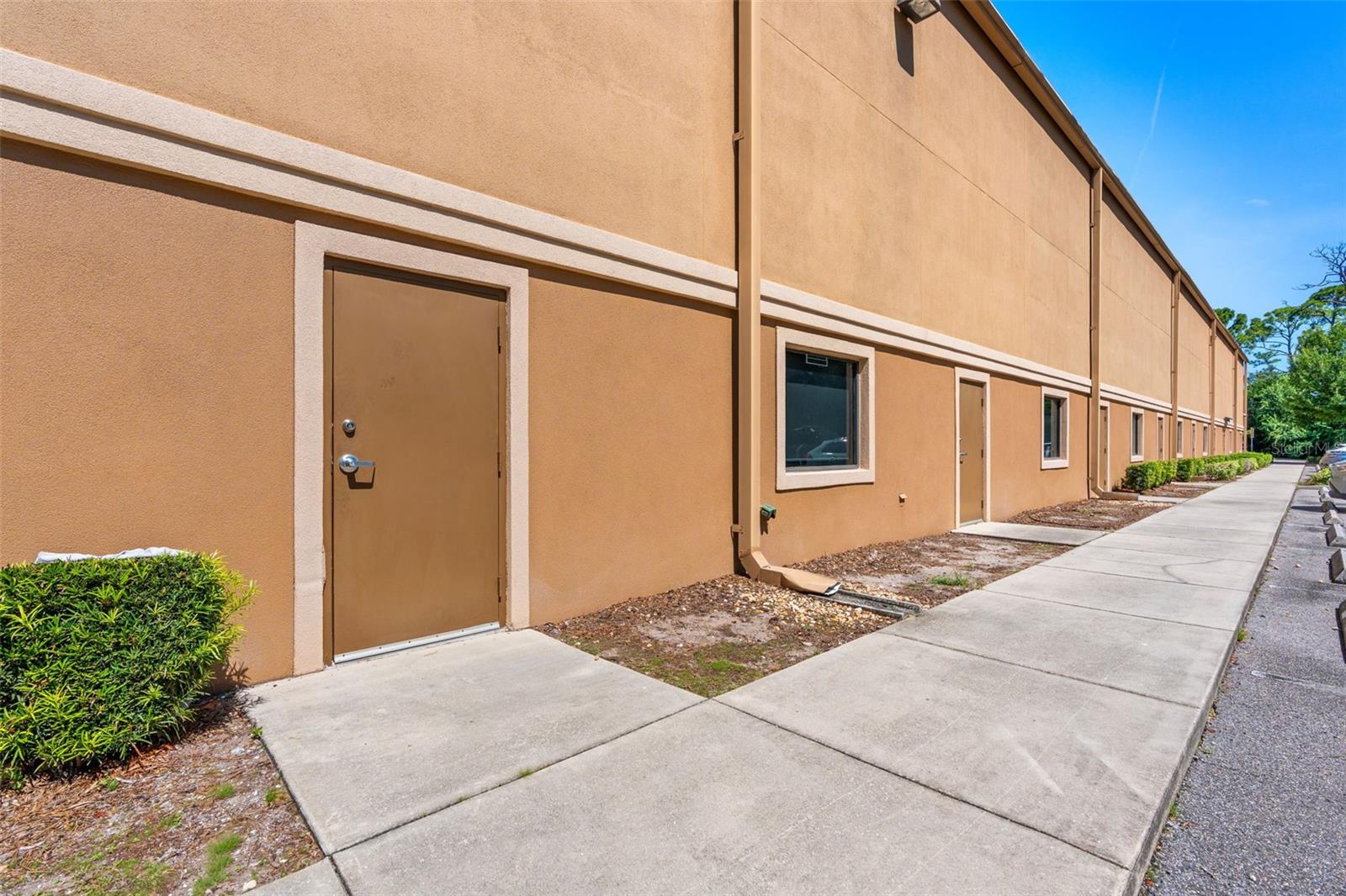 Port Orange Industrial Storage Park - 15 Warehouses For Sale - 31,000 Sq Ft  $6,000,000
